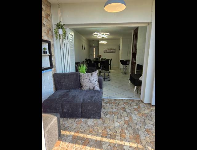 3 BEDROOM TOWNHOUSE FOR SALE IN BLUEWATER BAY